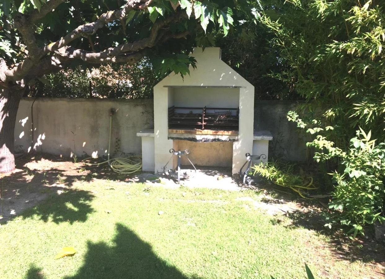 Maison Climatisee, 3 Chambres, 2 Etoiles, Tout Confort Noves Exterior photo